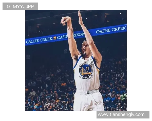 足球明星头像精选：全球顶级球星风采尽显，精彩瞬间捕捉你的目光